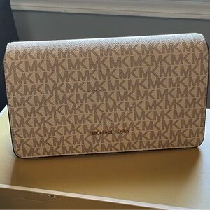 Michael Kors Medium Signature Logo Crossbody bag
